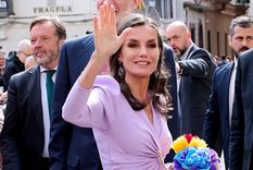 Letizia Ortiz propone tres vestidos que son un acierto para cualquier evento primaveral Foto: Vogue México