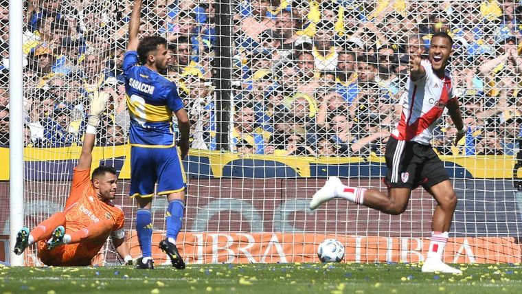 El gol de River generó polémica. Foto: Télam