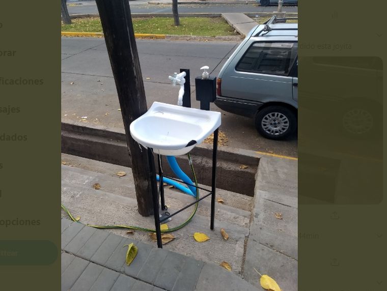 El supermercado de Guaymallén ayuda a sus vecinos a mantener  la higiene.