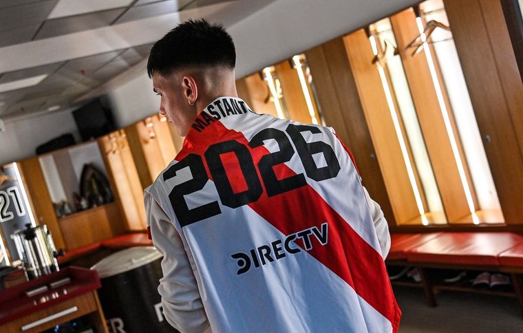 El juvenil extendió su vínculo con el club. Foto: River Plate