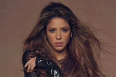 Shakira comenzó su carrera musical en 1990.