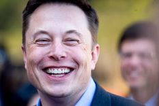 tomen la pildora roja: elon musk enfurece a las wachowski y divierte a la hija de trump