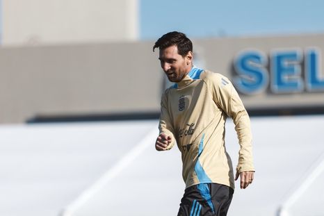 Lionel Messi, suplente ante Chile por Eliminatorias Sudamericanas Lionel Messi, suplente ante Chile por Eliminatorias Sudamericanas