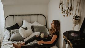 Esta luna llena nos invita a encontrar un balance entre nuestras rutinas y el descanso, entre nuestro mundo material y el espiritual. Foto: Unsplash