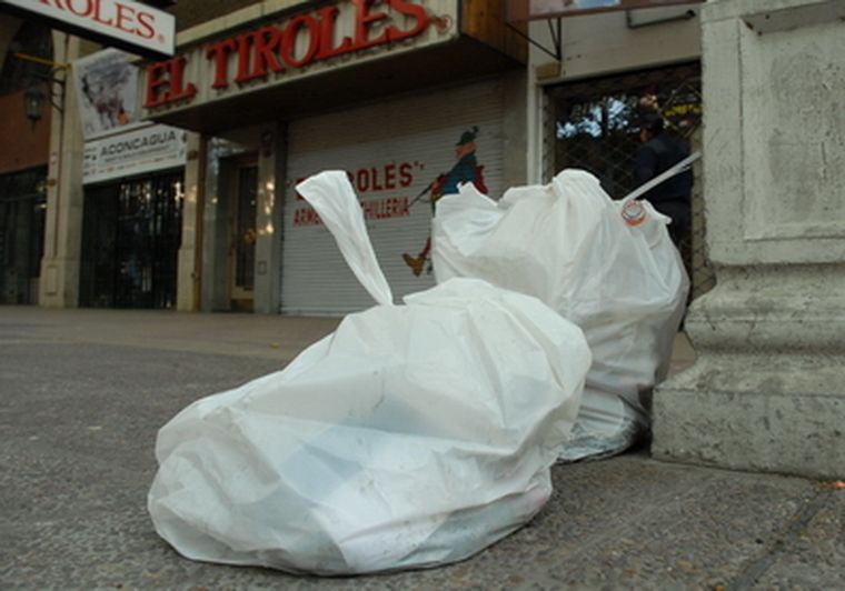 La huelga complicó la recolección de residuos. Foto: Marcelo Ruiz / MDZ