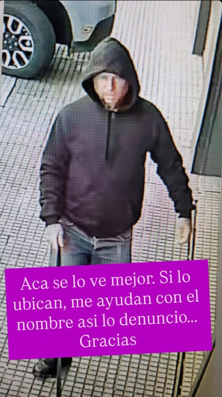El agresor quedó registrado en las imágenes de una cámara de seguridad de la zona. El agresor quedó registrado en las imágenes de una cámara de seguridad de la zona.