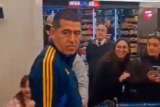 Riquelme vivió un desagradable momento en su regreso al país. Foto: Captura @juegosimple__ Riquelme vivió un desagradable momento en su regreso al país. Foto: Captura @juegosimple__