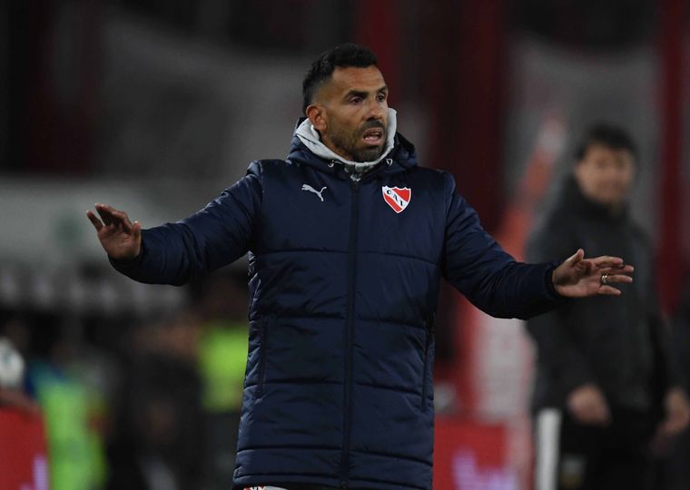 Tevez debutó en Independiente con un triunfazo, pero se tomó el resultado con calma Foto: Télam