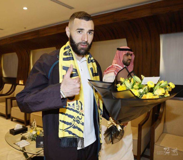 El delantero francés tiene un pie fuera del Al Ittihad. Foto: @ittihad_en
