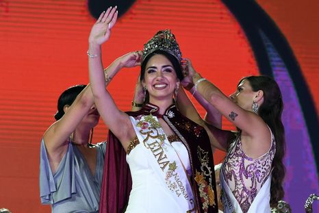 Natasha, en el momento de su coronación. Foto: ALF PONCE MERCADO / MDZ