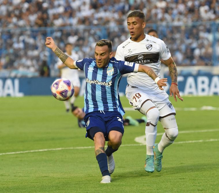 Atlético Tucumán vence a Platense y se sube a la punta. Foto: Télam