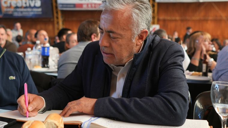 El gobernador Alfredo Cornejo tiene una novedad para los intendentes radicales.&nbsp;