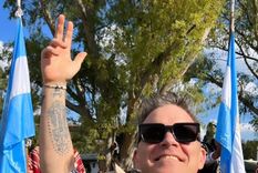 robbie williams se burlo de javier milei en pleno concierto: parece un...