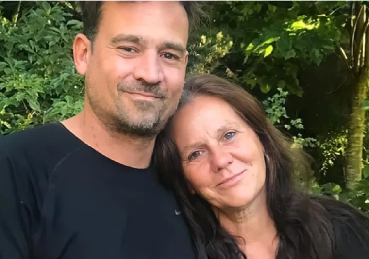 Chano Moreno Charpentier, junto a su madre. Foto: Instagram