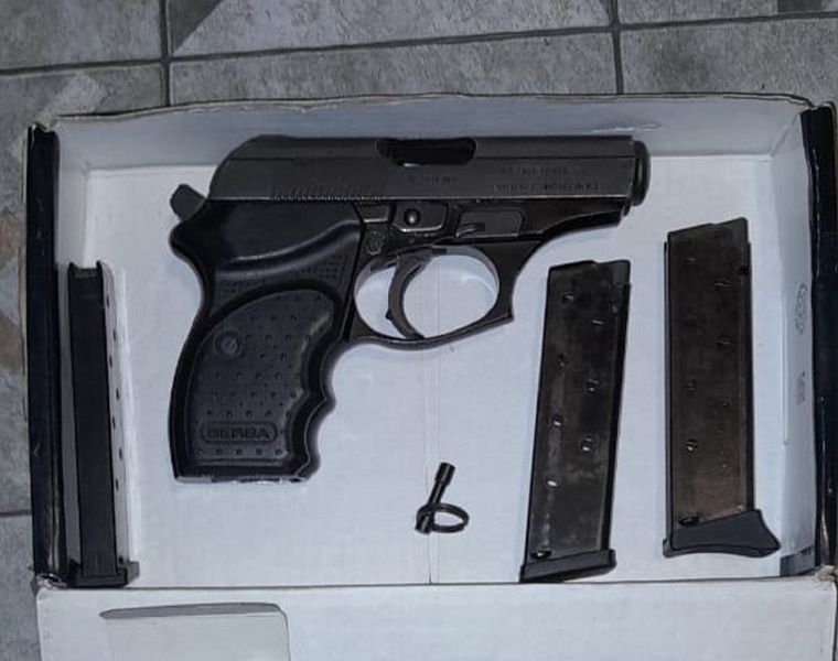 La Policía de Mendoza detuvo a cinco personas e incautó armas de fuego, marihuana y tres vehículos Foto: Ministerio de Seguridad de Mendoza