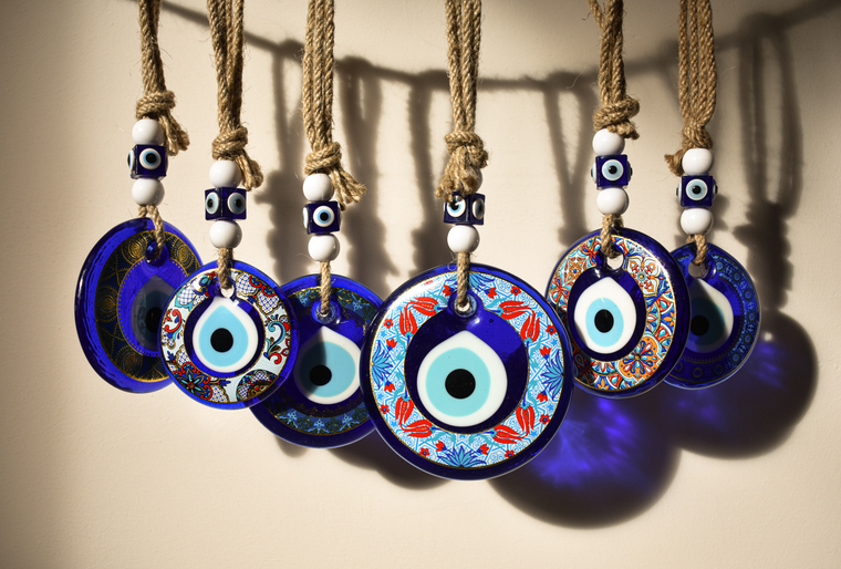 La limpieza y activación del amuleto aseguran que sus propiedades se mantengan vigentes. Foto: Archivo