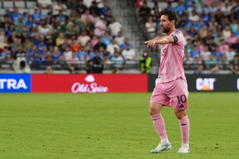 “Es una vergüenza, son horribles”, se escuchó decir al capitán de Inter Miami en un fuerte reclamo contra los jueces. “Es una vergüenza, son horribles”, se escuchó decir al capitán de Inter Miami en un fuerte reclamo contra los jueces.