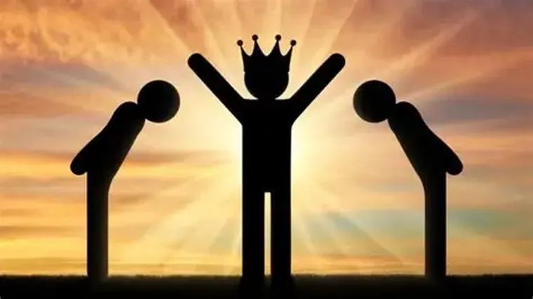 La de no dar en la tecla con el problema real de fondo y la de encerrarse en una peligrosa cerrazón e indiferencia. La de no dar en la tecla con el problema real de fondo y la de encerrarse en una peligrosa cerrazón e indiferencia.