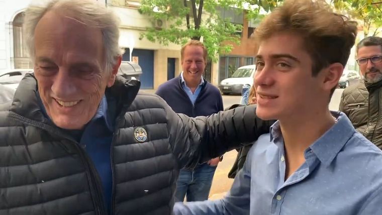 El día que Franco conoció al Flaco Traverso. Foto: Captura Video