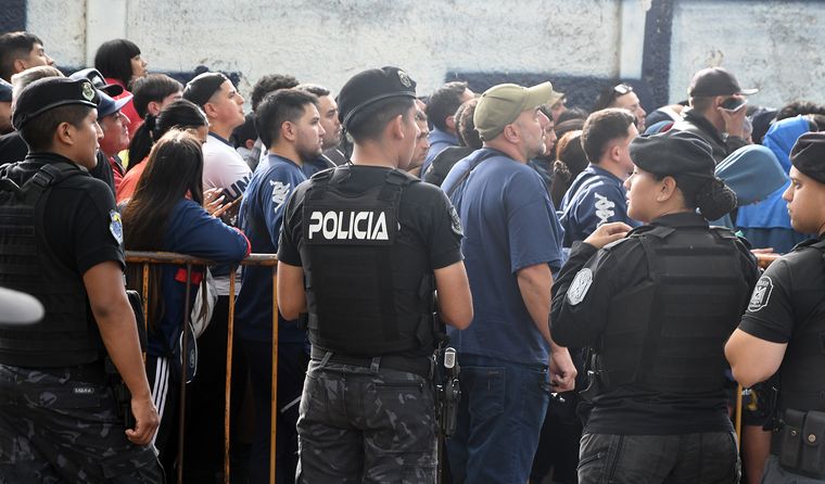 El caos se apoderó de la venta de entradas para los hinchas de Independiente Rivadavia de cara a la final de Copa Argentina.