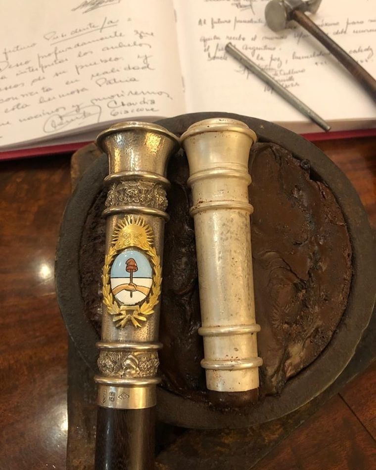 Bastón presidencial Mañana, Juan Carlos Pallarols dejará su modelo a disposición de la organización del traspaso de mando. Foto: Instagram: @juancarlospallarols
