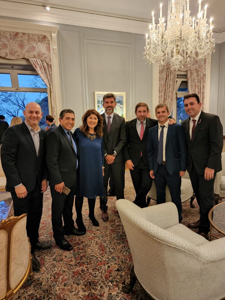 Los intendentes mendocinos Walther Marcolini, Ulpiano Suarez y Tadeo García Zalazar participaron del convite. Foto: Gentileza