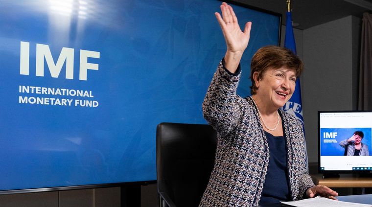 La titular del FMI, Kristalina Georgieva, se anotó un triunfo casi personal con la continuidad del programa de asistencia al país. Foto: NA