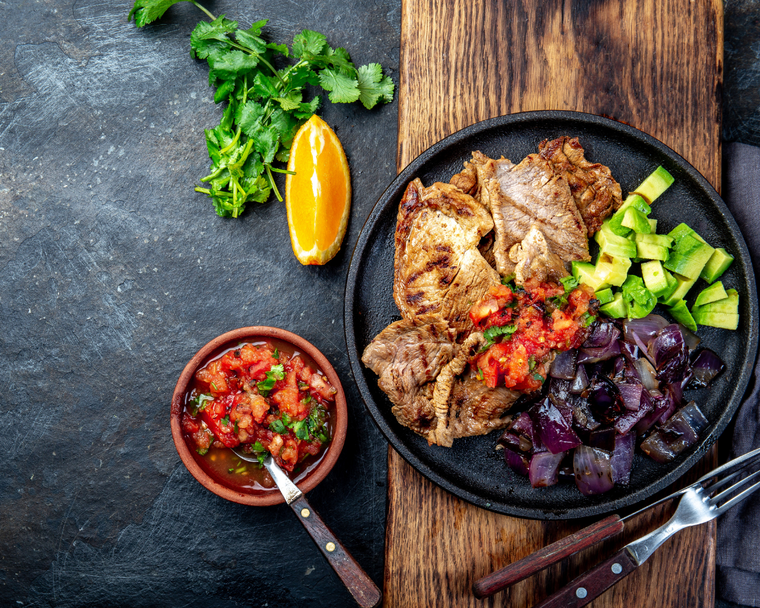 Foto: Geta Recipes - https://www.getarecipes.com/wp-content/uploads/2021/08/GAR-Featured-ImagePoc-Chuc-Recipe.png