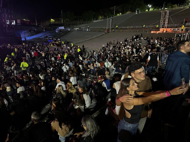 En la espera... una selfie. En la espera... una selfie.