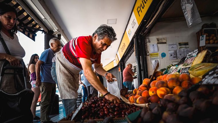 El precio de los tomates hoy es altamente conveniente para preparar conserva casera. Foto: EFE