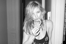 Kate Moss ha superado muchas adicciones pero le quedó un vicio que no logra dejar.