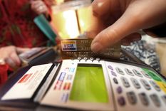 cayeron los gastos con tarjetas en el exterior