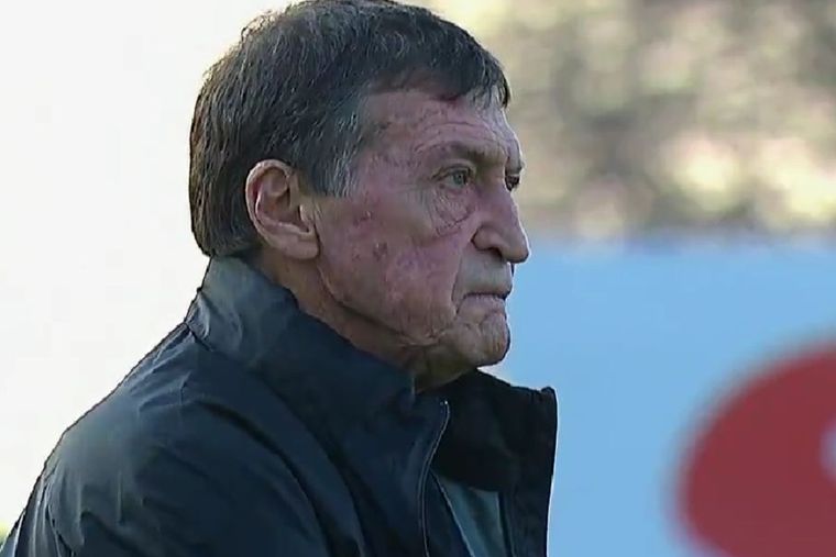 Falcioni no habló por tercera vez consecutiva en Independiente.