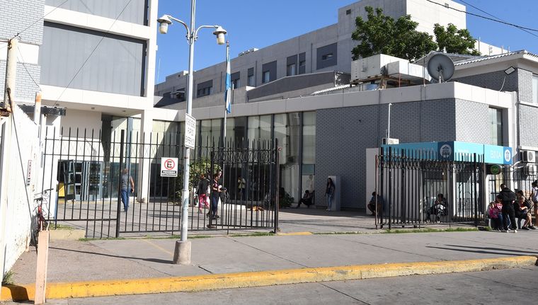 El herido fue trasladado al Hospital Lagomaggiore Foto: ALF PONCE MERCADO / MDZ