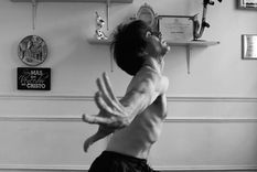 juan pablo ledo eligio a una bailarina mendocina para protagonizar este emotivo video