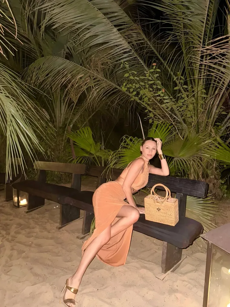 Sensualidad minimalista para el verano. Sensualidad minimalista para el verano.