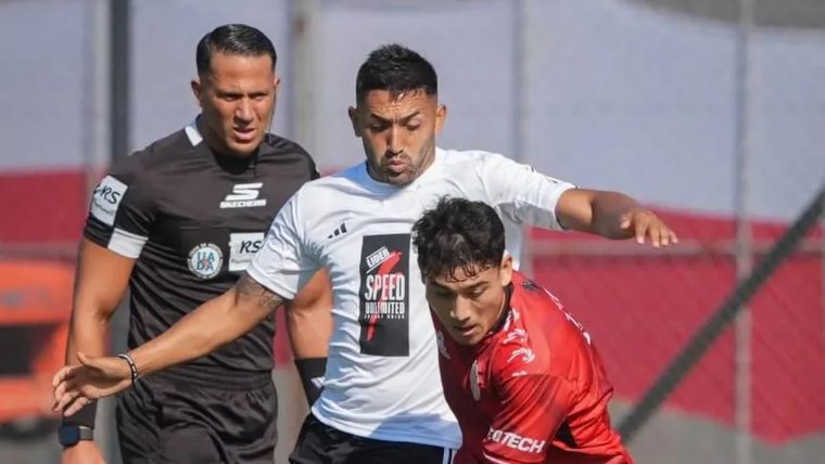 Barracas Central y Deportivo Riestra empataron en un duelo muy polémico.