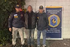 Un hombre acusado de abuso sexual contra su hijastra, quien padece un retraso madurativo, fue detenido en Rafael Castillo. Un hombre acusado de abuso sexual contra su hijastra, quien padece un retraso madurativo, fue detenido en Rafael Castillo.