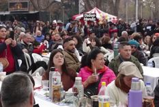 Miles de personas disfrutan, pese al frío. Foto: captura de pantalla.