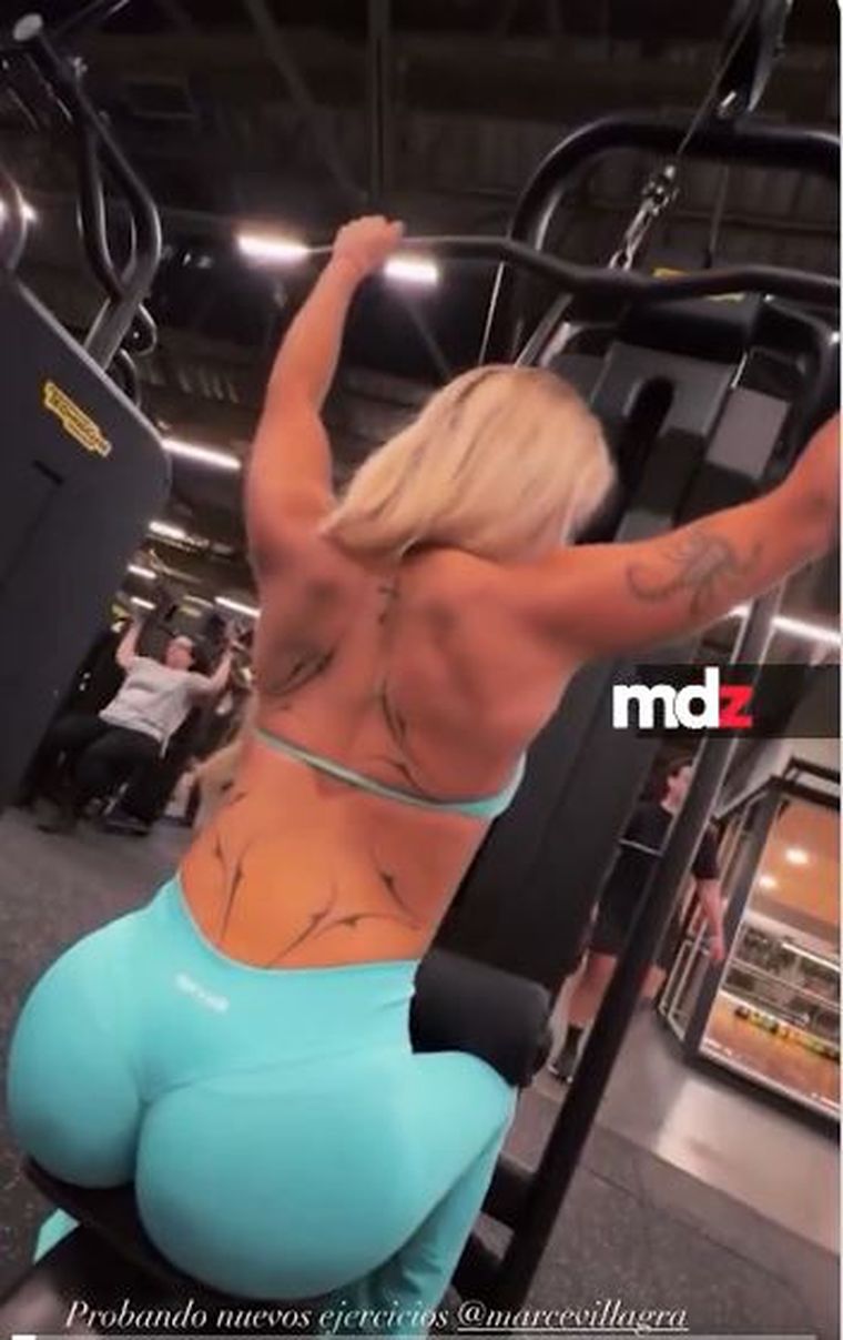 La influencer compartió un video de espaldas ejecutando movimientos para tonificar la zona de los hombros y dorsales. La influencer compartió un video de espaldas ejecutando movimientos para tonificar la zona de los hombros y dorsales.