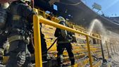 Susto en la Bombonera tras el Superclásico. Los papelitos se prendieron fuego, pero los bomberos actuaron rápido y todo quedó bajo control. Susto en la Bombonera tras el Superclásico. Los papelitos se prendieron fuego, pero los bomberos actuaron rápido y todo quedó bajo control.