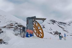 Hay al menos nueve heridos muy graves tras caer un telesilla en la estación de Astún, en el Pirineo aragonés. Foto: X @jaimepele