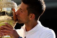 El múltimple campeón de Grand Slam recibió su último trofeo de la mano de Kate Middleton. Foto: Instagram @djokernole