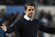 Gago dejó de ser el DT de la Academia.