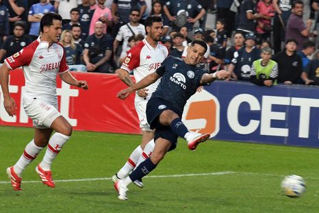 Alex Arce contó con una situación muy clara en el primer tiempo que no pudo aprovechar. Alex Arce contó con una situación muy clara en el primer tiempo que no pudo aprovechar.