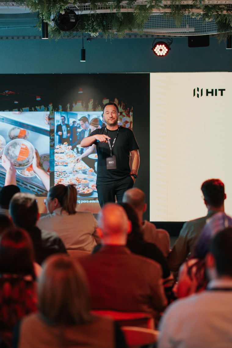 Buenos Aires reunió a referentes del coworking en la primera Coworking Latam Conference, con HIT como protagonista y un rol clave en el mercado de oficinas. Buenos Aires reunió a referentes del coworking en la primera Coworking Latam Conference, con HIT como protagonista y un rol clave en el mercado de oficinas.