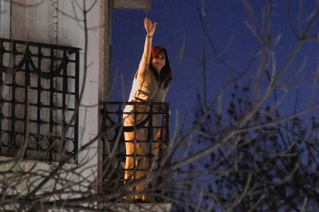 Cristina Kirchner cumplirá la condena en su departamento de Constitución.