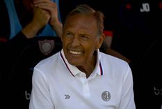 Russo celebró el gol de Vombergar y el éxito, pero no ocultó su frustración. Foto: Fotobaires