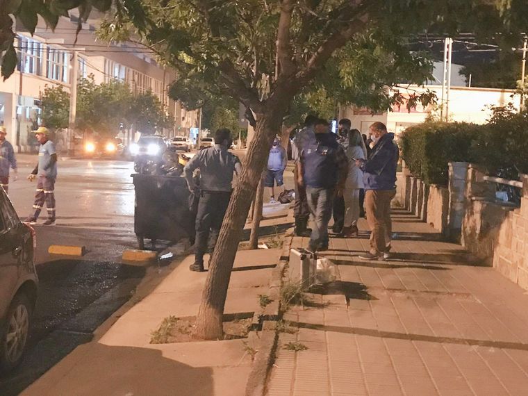 El feto fue hallado por un hombre que buscaba cartones entre la basura