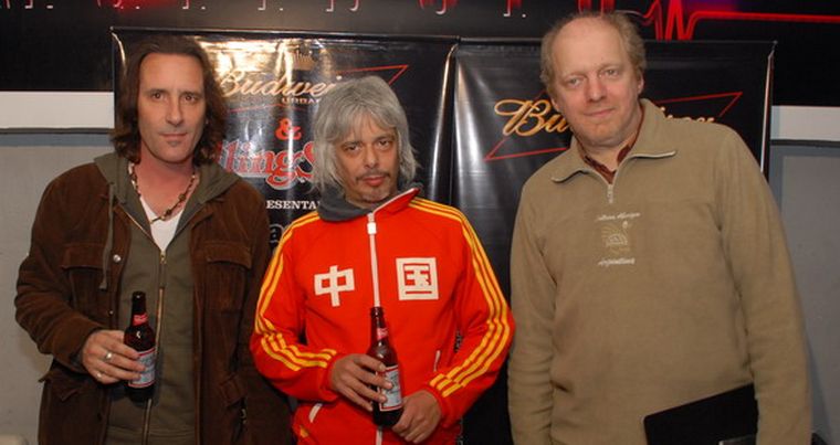 Manuel Wirtz, Bobby Flores y Claudio Kleiman posaron para MDZ una vez terminada la charla. Foto: Gerardo Gómez / MDZ